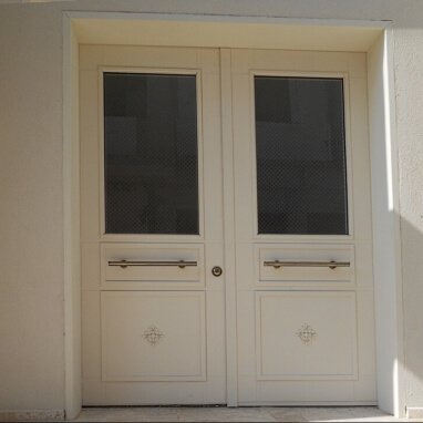 דלת כניסה דו כנפית דגם LABEL
