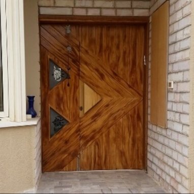 החלפת דלתות מעץ הבית של רונית