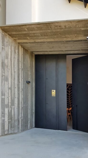 דגם SHIRI דלת בקו אפס שלום אדריכלות