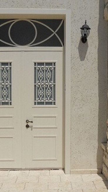 דלתות-כניסה--קסומות-עם-סמט-אדריכלים-optimised(1)
