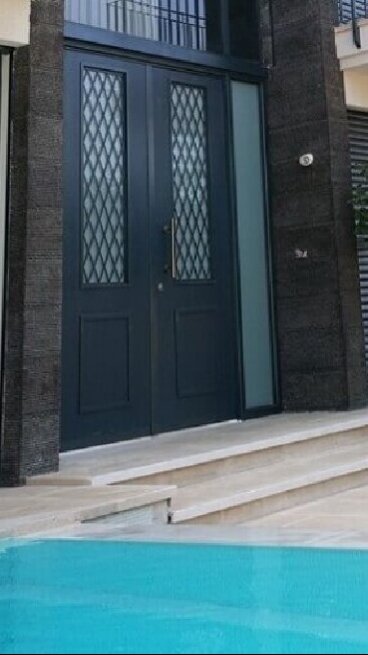 דלתות מעוצבות לבית בהרצליה PATELINA